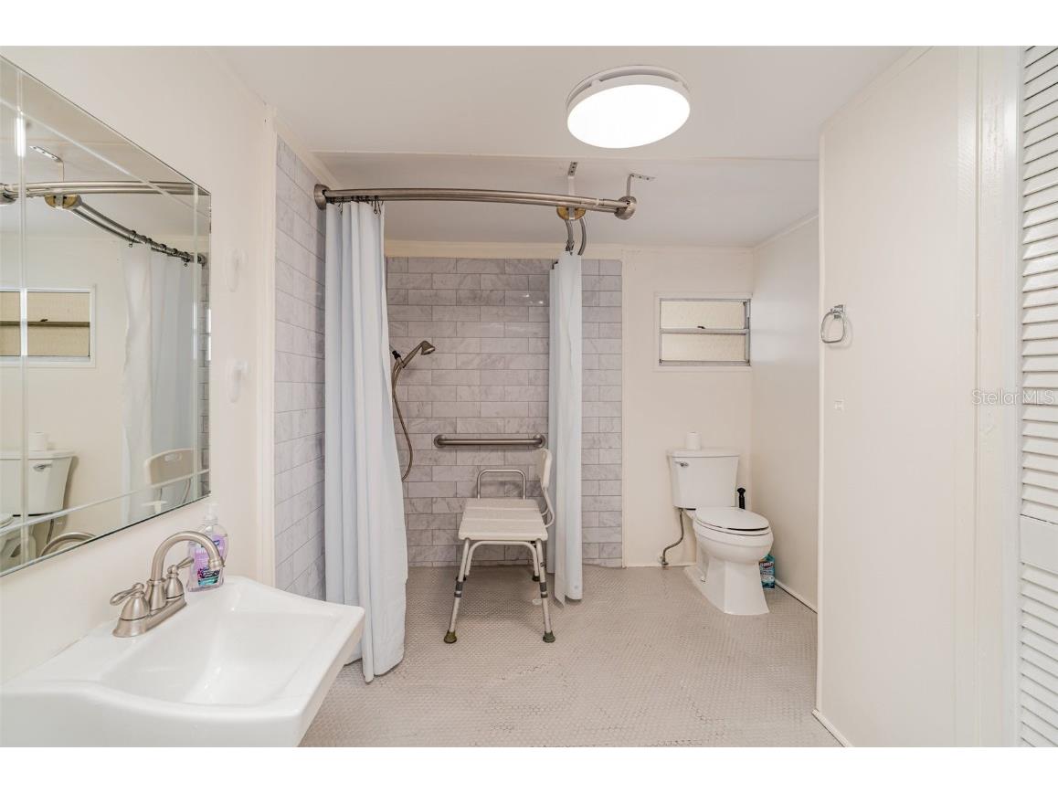 704 49th Avenue W Bradenton FL 34207 A4667115 image12