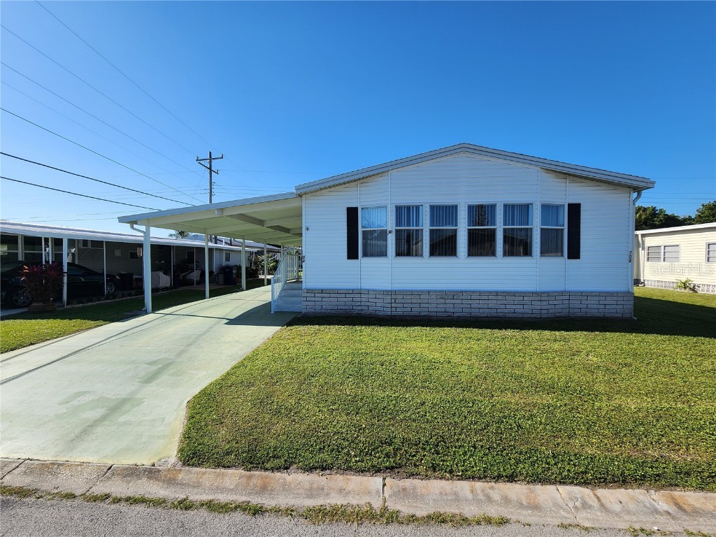 704 50th Avenue Drive W Bradenton FL 34207 A4606301 image1