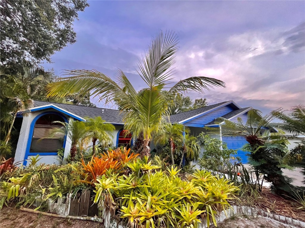 704 68th Avenue Drive W Bradenton FL 34207 U8202361 image1