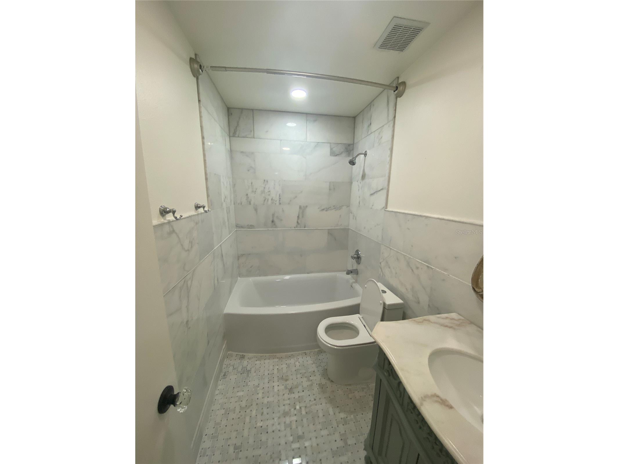704 Angelina Lane #B Lakeland FL 33801 L4963396 image12