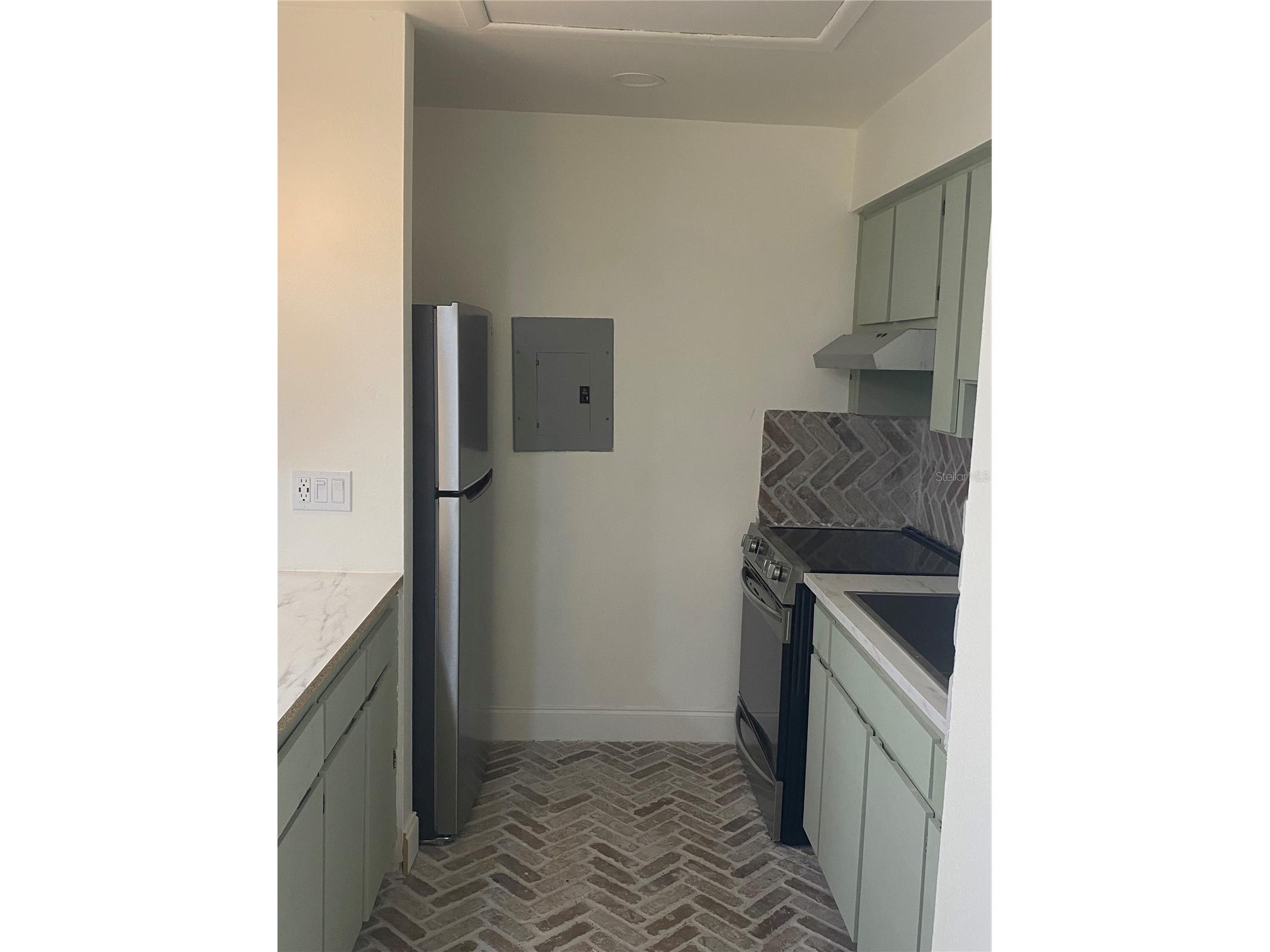 704 Angelina Lane #B Lakeland FL 33801 L4963396 image6