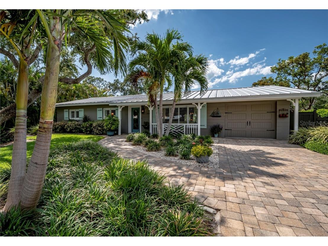 704 Armada Road N Venice FL 34285 N6126512 image1