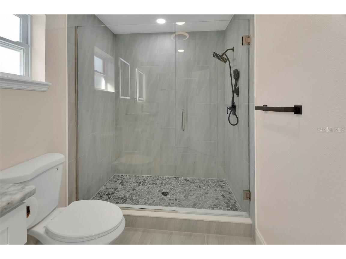 704 Cedar Street Daytona Beach FL 32114 V4945694 image18