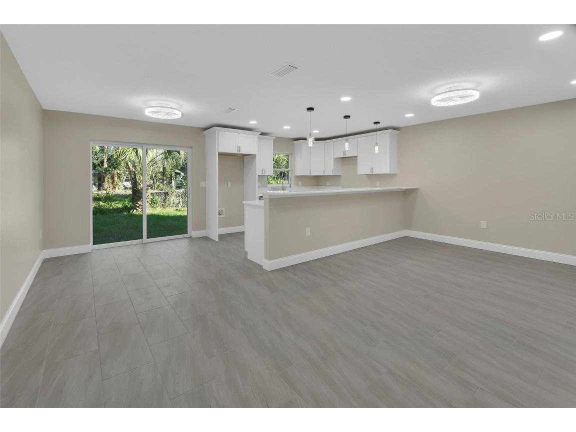 704 Cedar Street Daytona Beach FL 32114 V4945694 image2