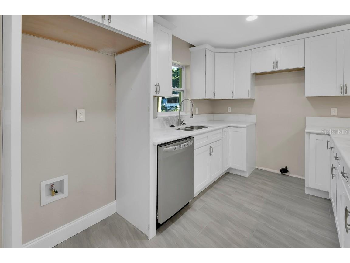 704 Cedar Street Daytona Beach FL 32114 V4945694 image8