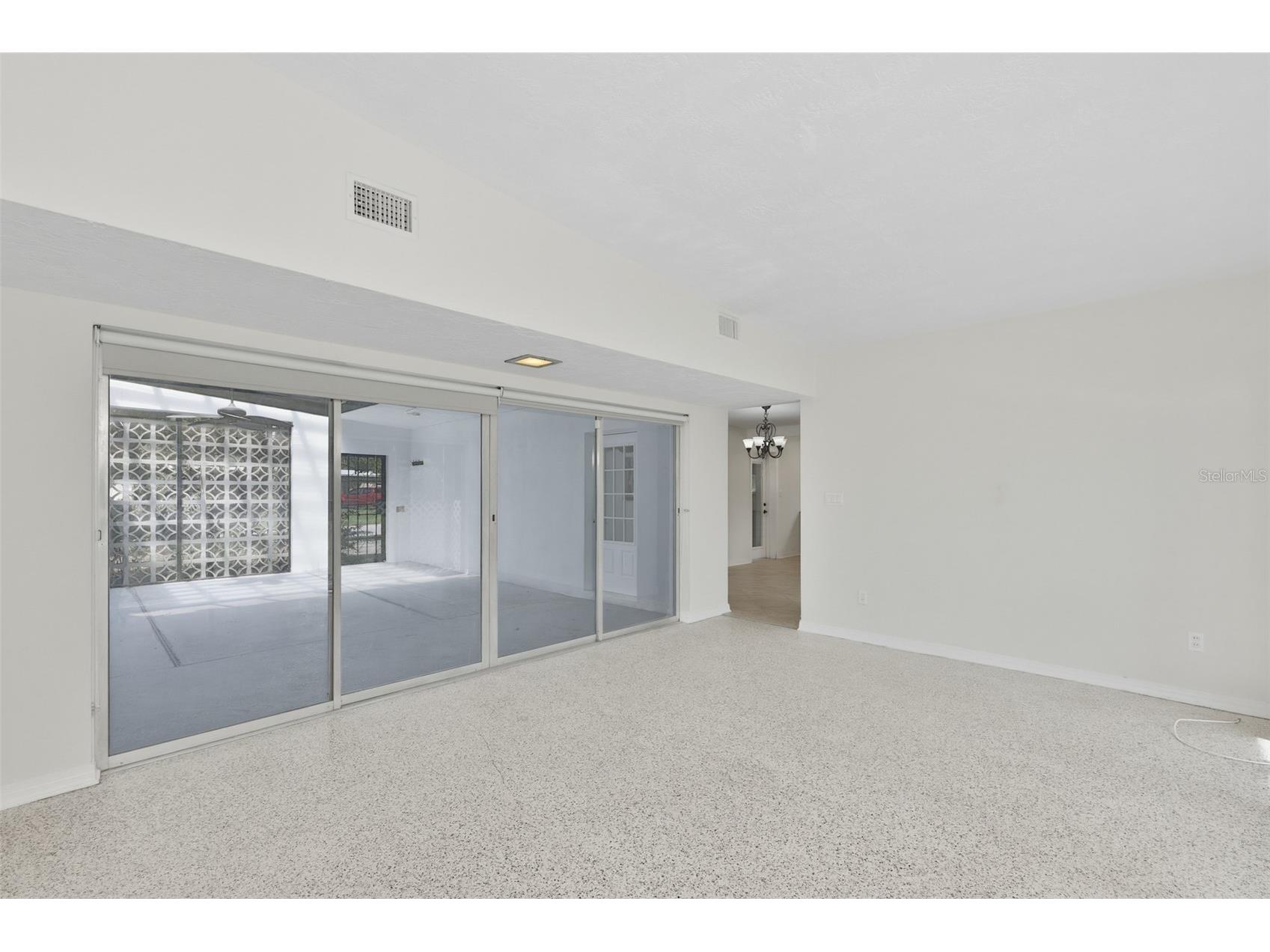 704 E River Drive Tampa FL 33617 TB8528284 image18