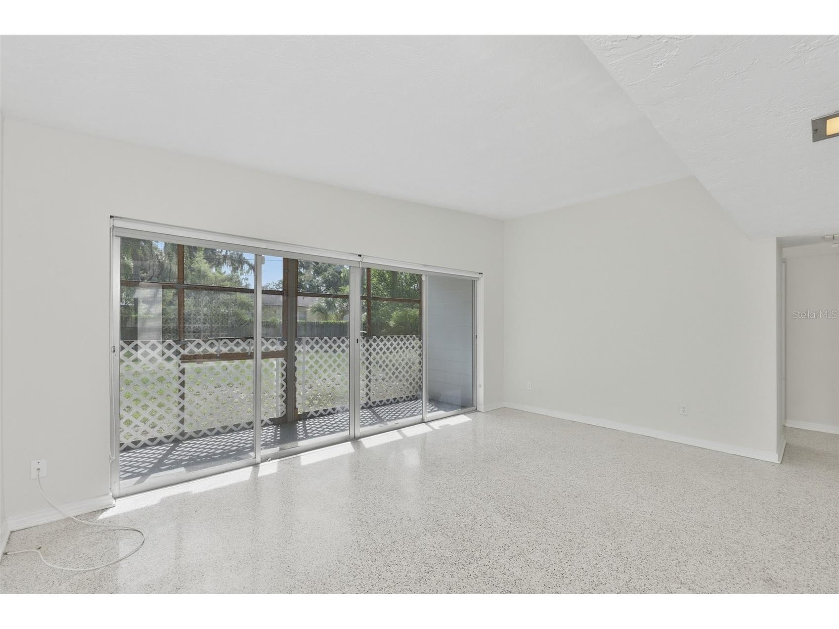 704 E River Drive Tampa FL 33617 TB8528284 image20