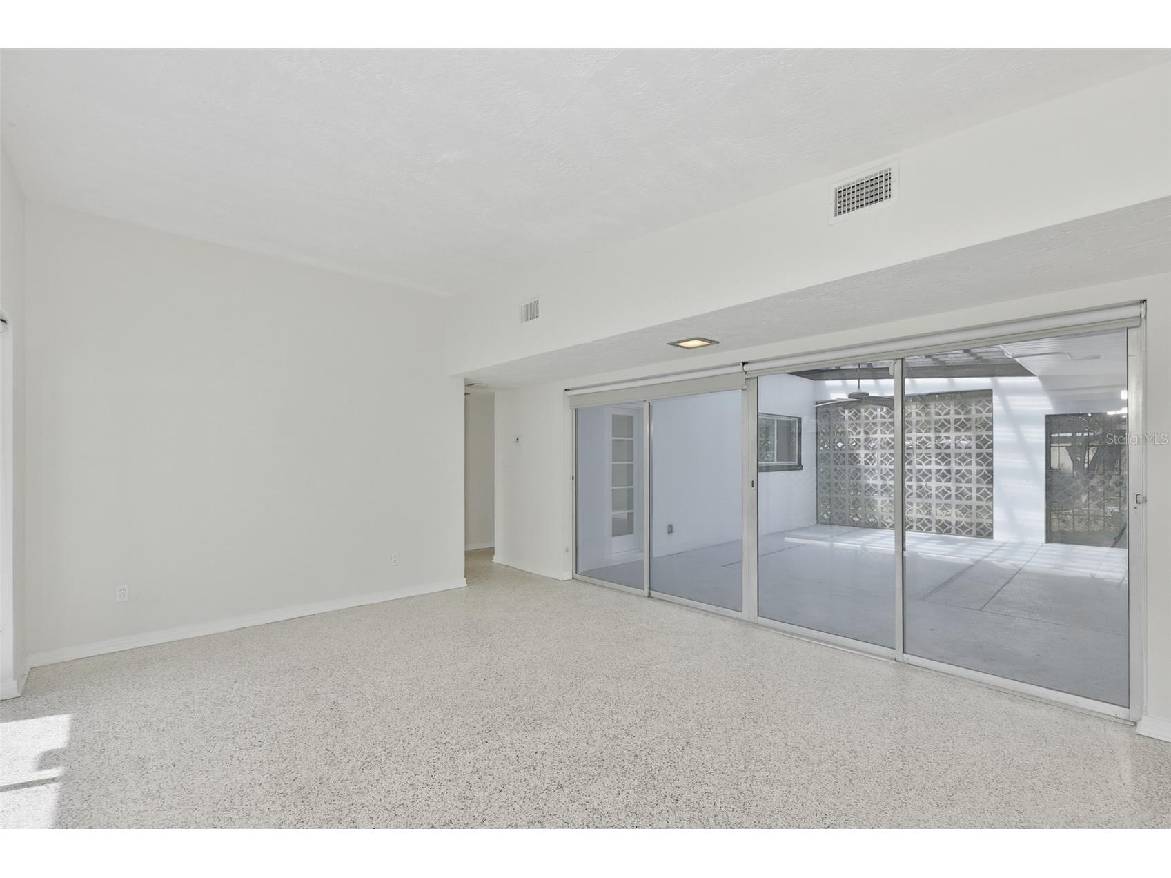 704 E River Drive Tampa FL 33617 TB8528284 image4