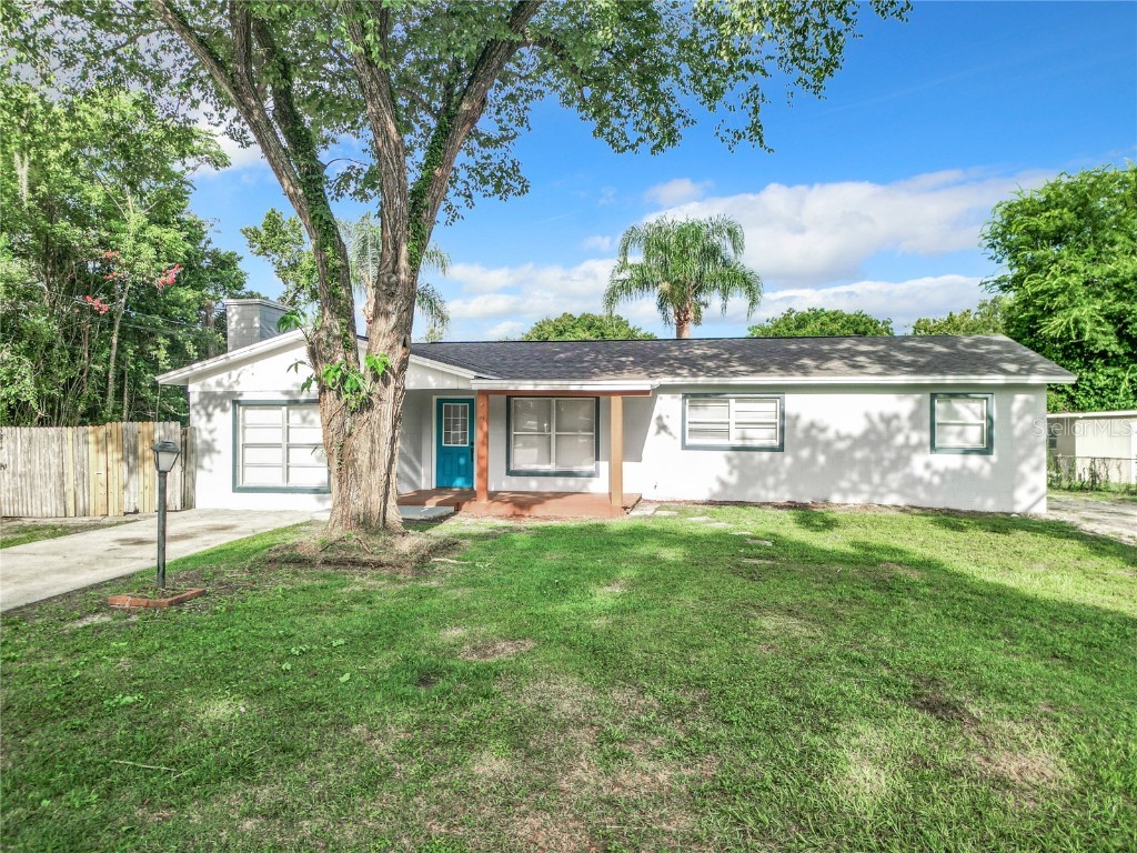 704 James Avenue Fruitland Park FL 34731 S5109337 image1