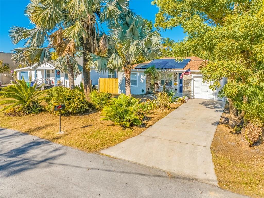 704 N Castle Court Tampa FL 33612 TB8330903 image1