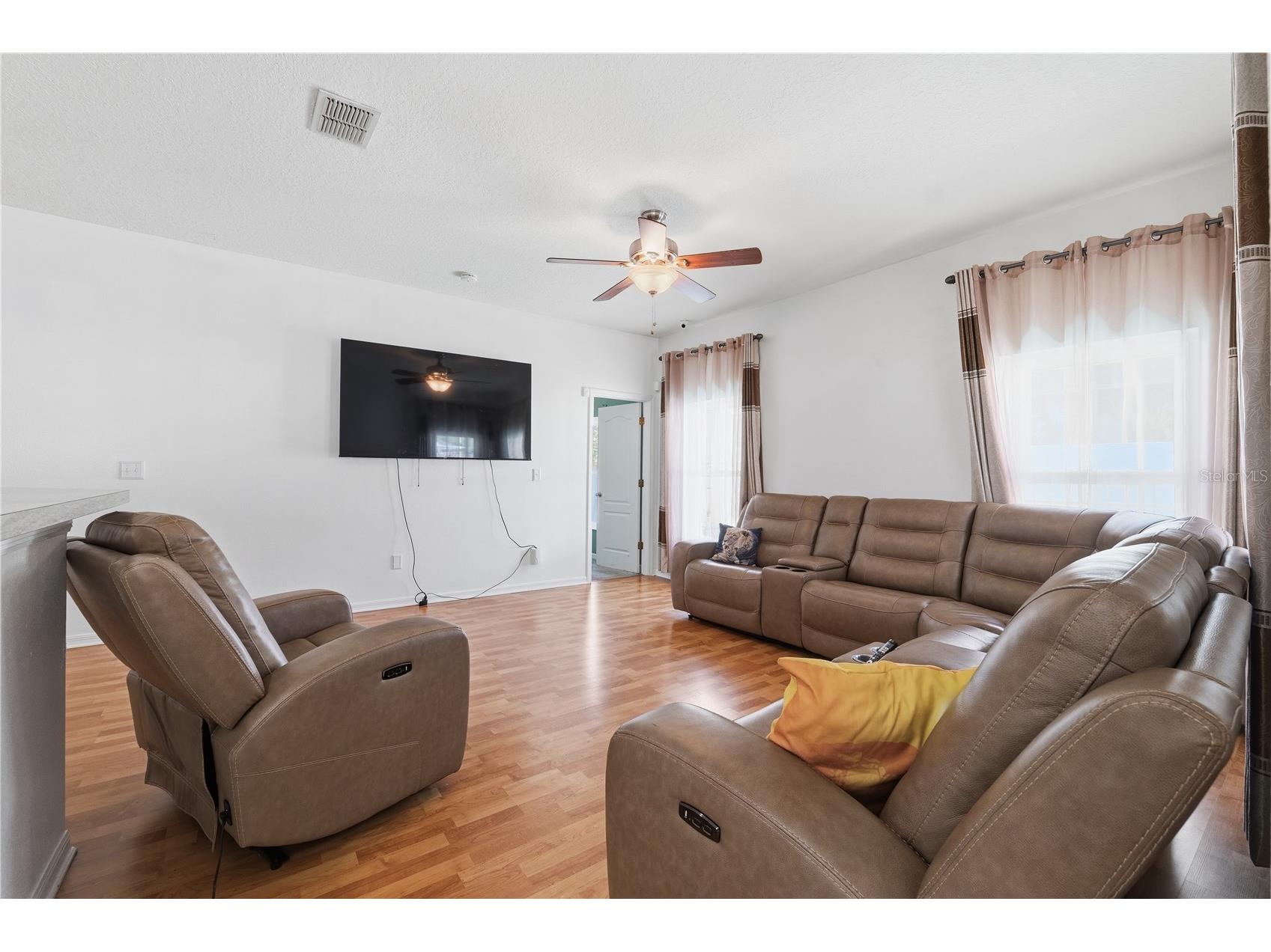 704 Parsons Pointe St Seffner FL 33584 TB8522048 image10
