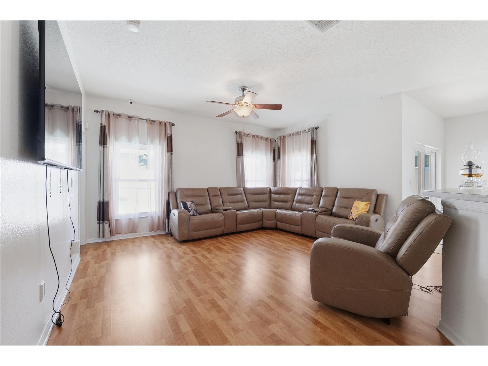 704 Parsons Pointe St Seffner FL 33584 TB8522048 image11