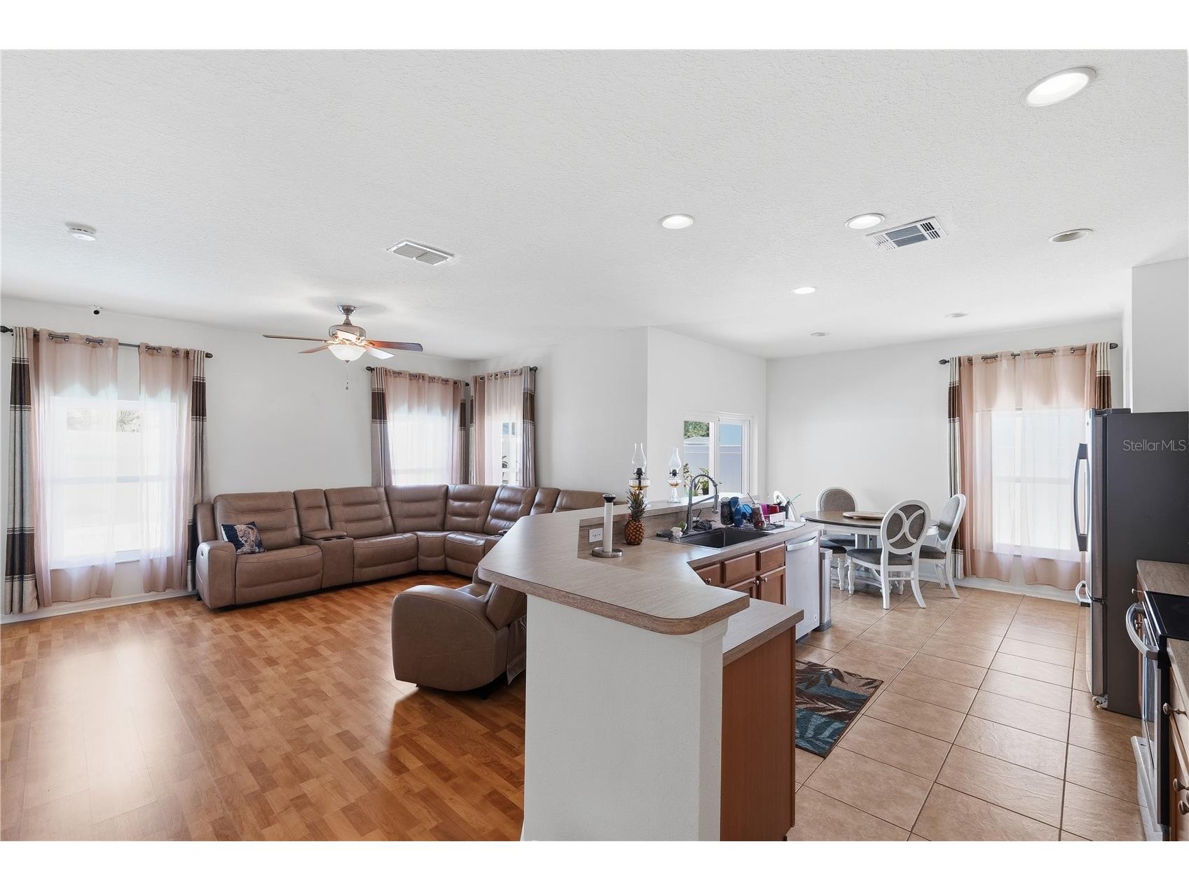 704 Parsons Pointe St Seffner FL 33584 TB8522048 image12