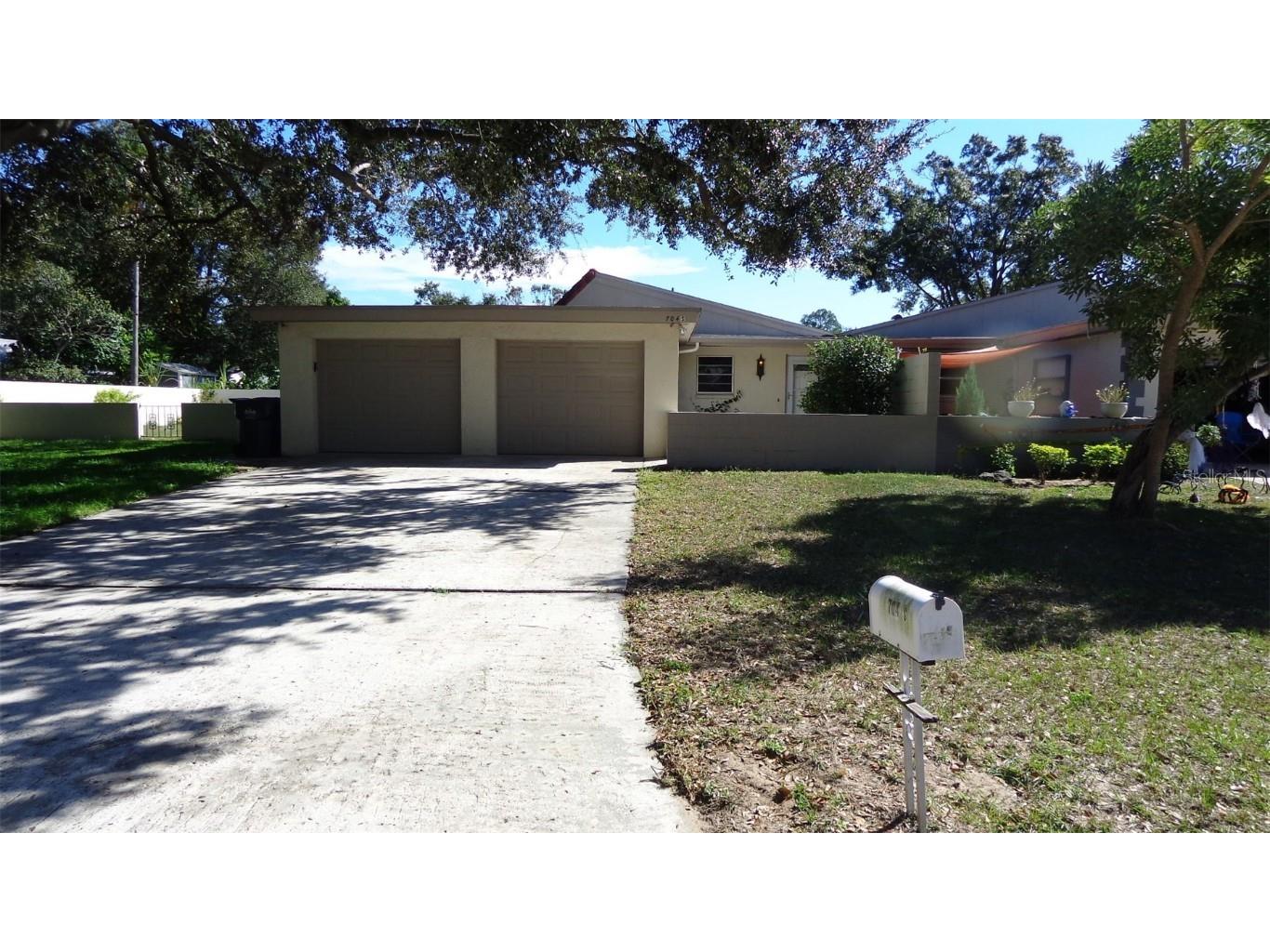 704 Regent Circle S Brandon FL 33511 T3487795 image1