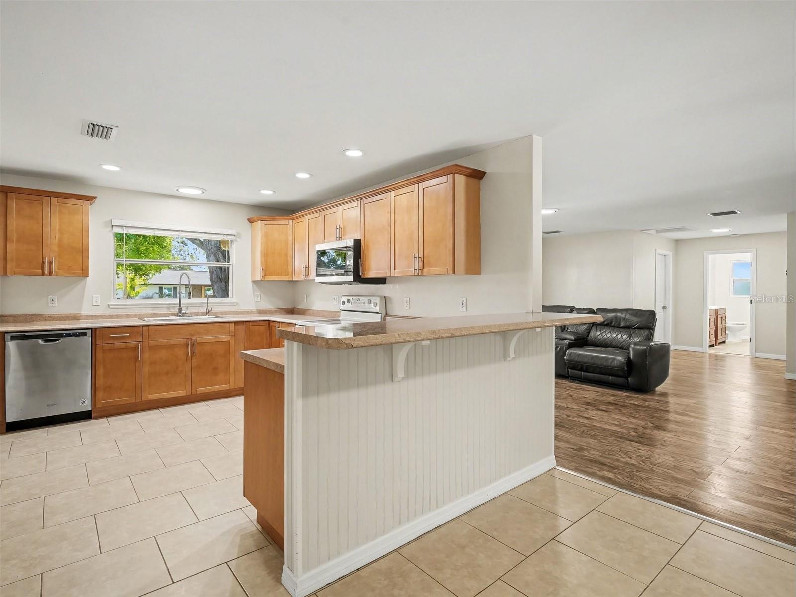 704 S Lockwood Ridge Road Sarasota FL 34237 A4690645 image16