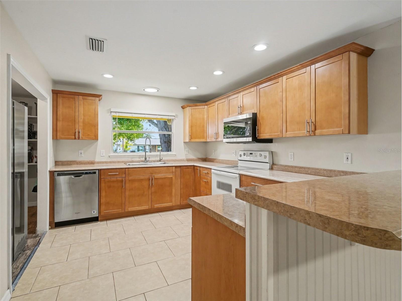 704 S Lockwood Ridge Road Sarasota FL 34237 A4690645 image17