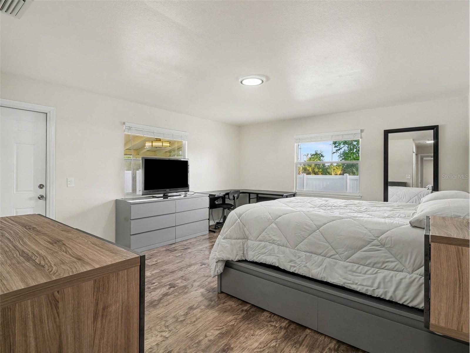 704 S Lockwood Ridge Road Sarasota FL 34237 A4690645 image24