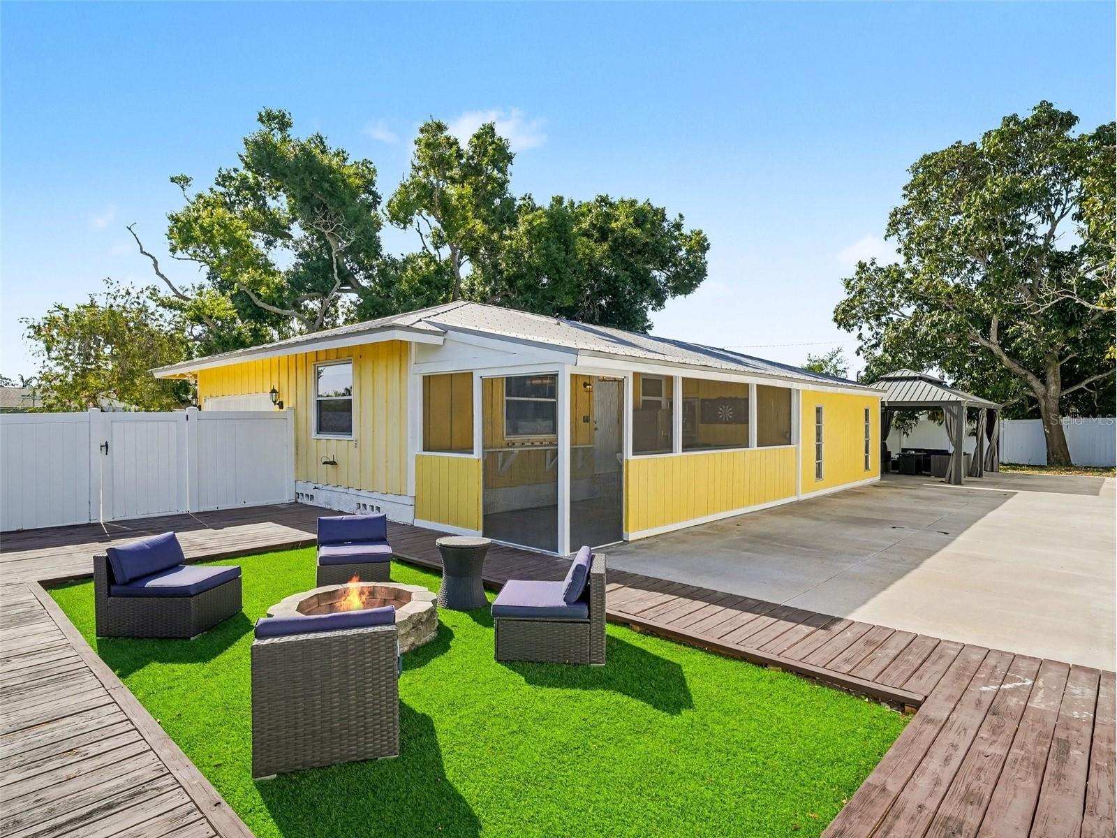 704 S Lockwood Ridge Road Sarasota FL 34237 A4690645 image35