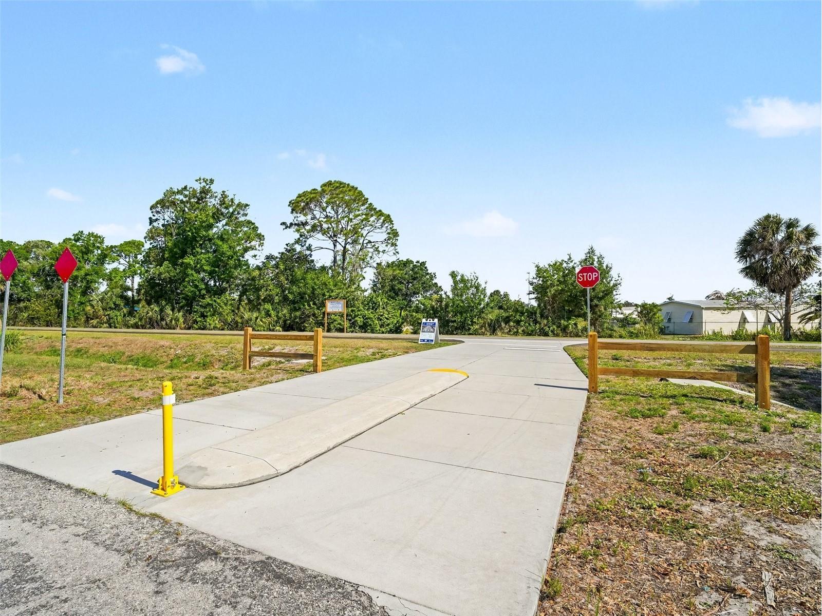 704 S Lockwood Ridge Road Sarasota FL 34237 A4690645 image45