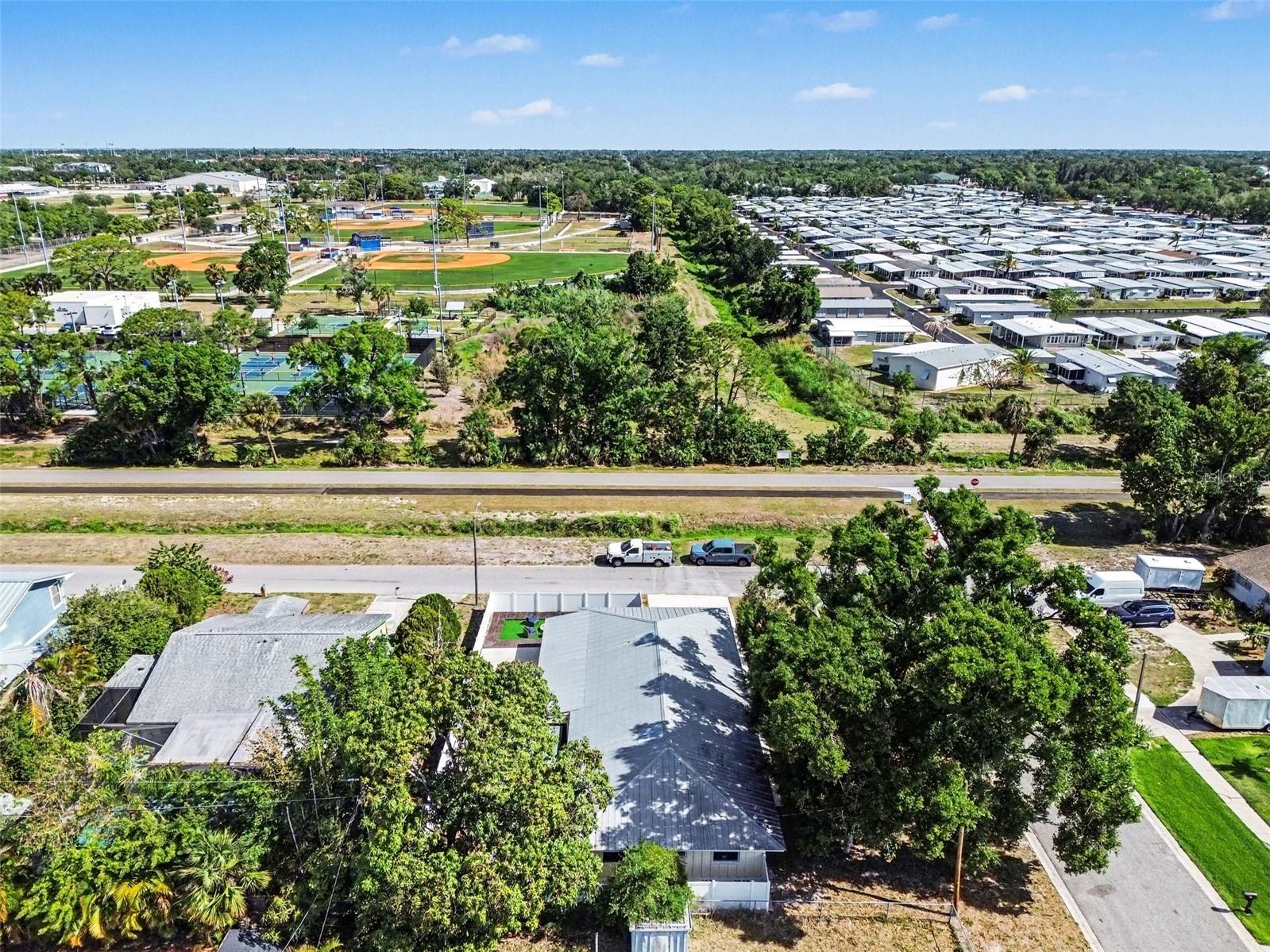 704 S Lockwood Ridge Road Sarasota FL 34237 A4690645 image49