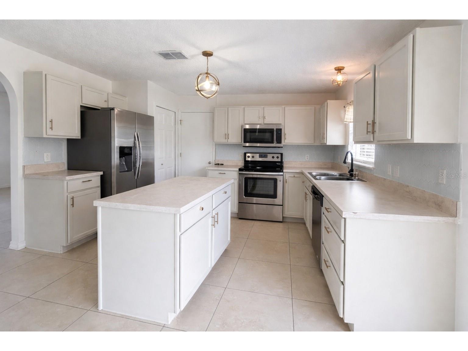 704 Swan Way Kissimmee FL 34758 O6395363 image4