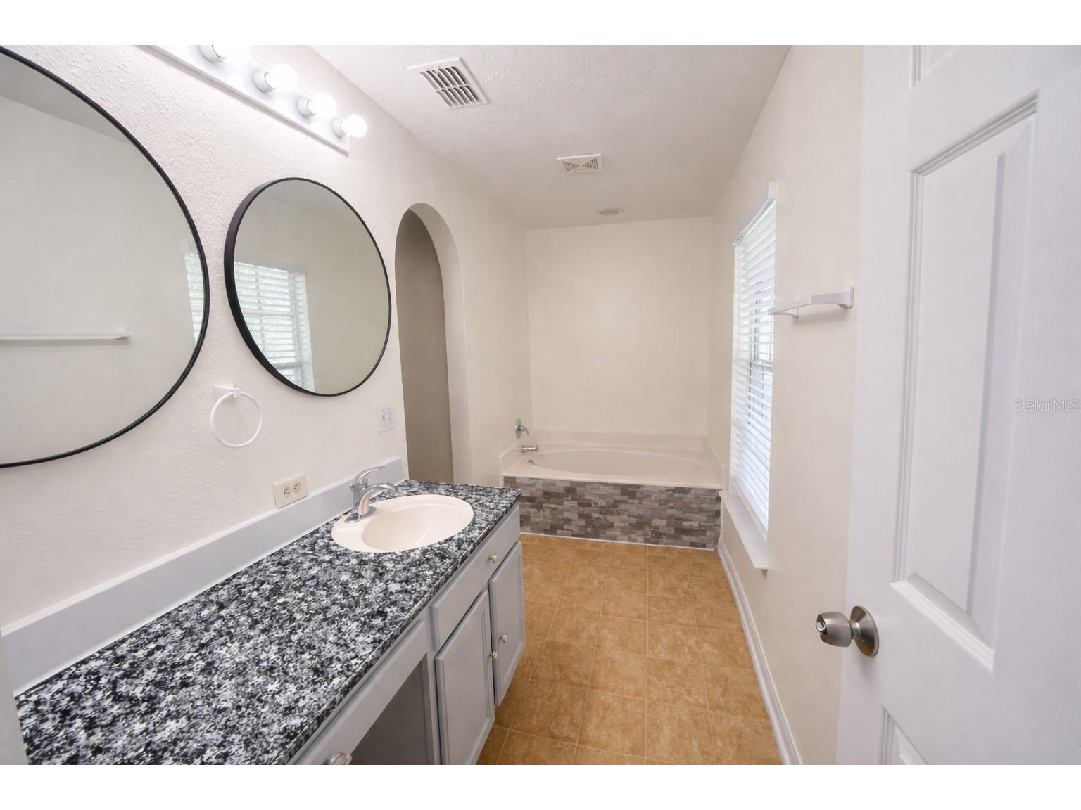 704 Swan Way Kissimmee FL 34758 O6395363 image7