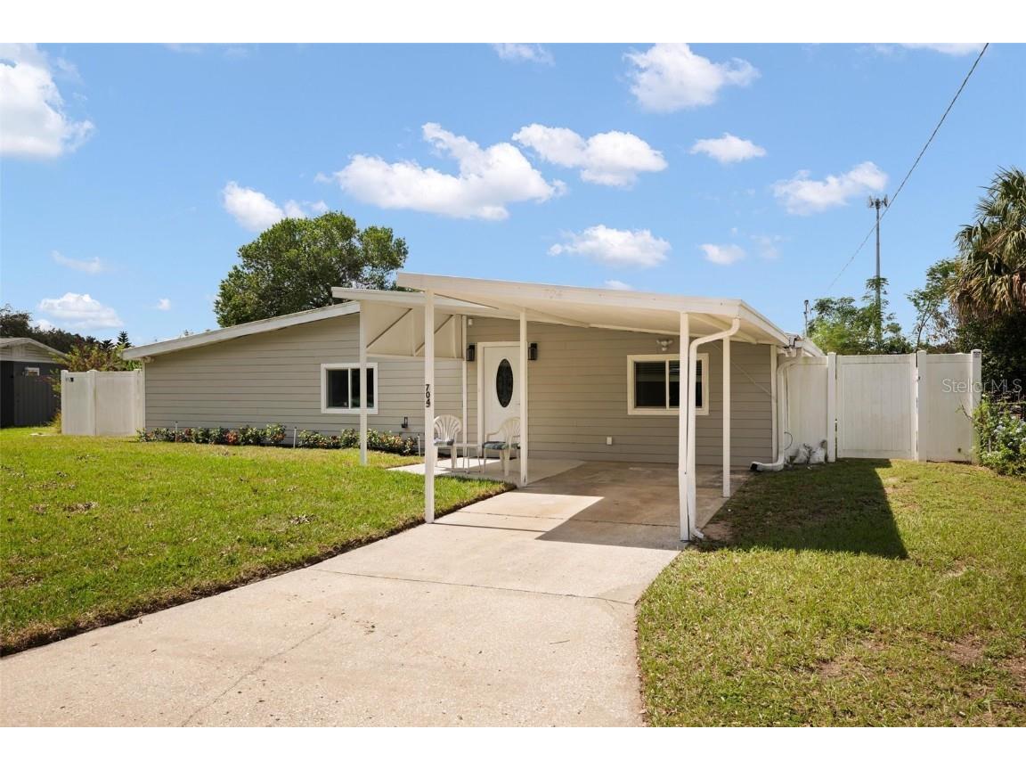 704 W Everina Circle Brandon FL 33510 TB8307836 image1