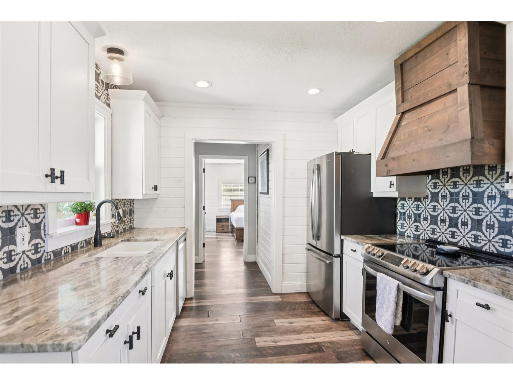 704 W Fribley Street Tampa FL 33603 TB8457635 image10