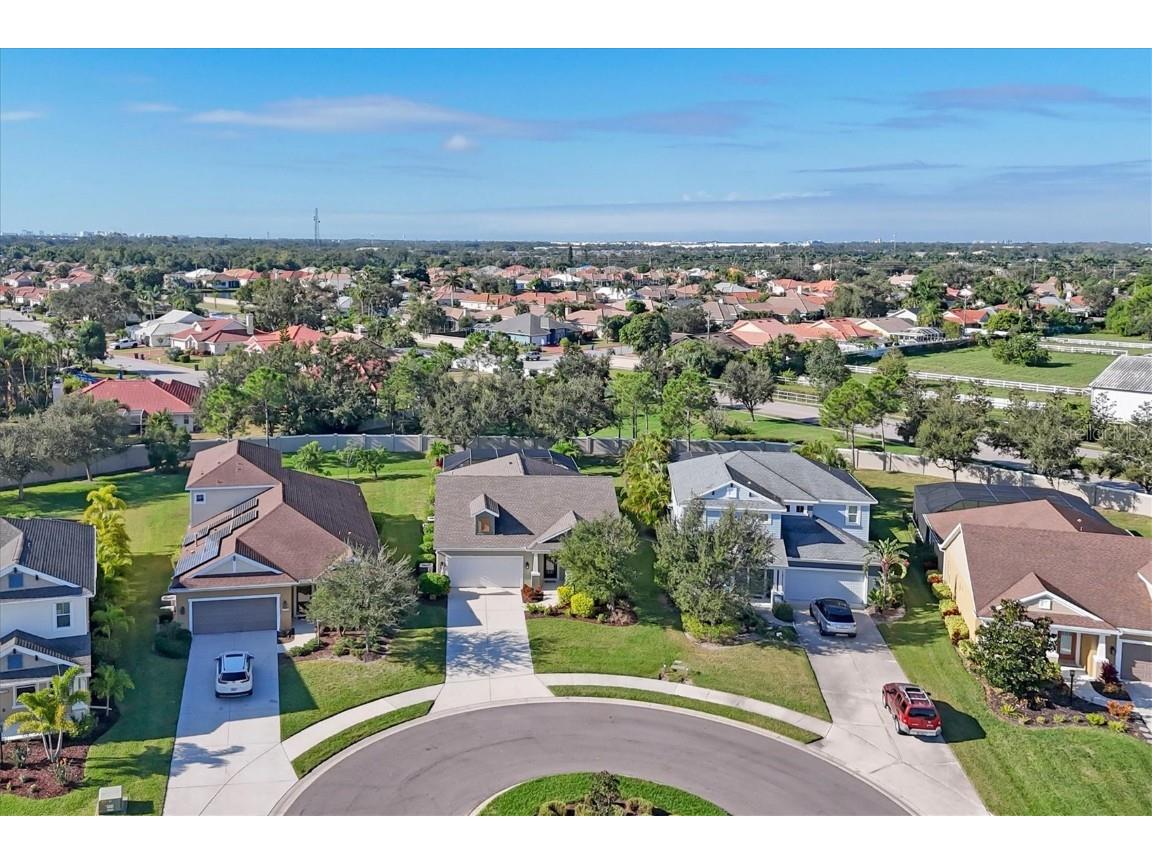 7040 White Willow Court Sarasota FL 34243 A4669438 image3