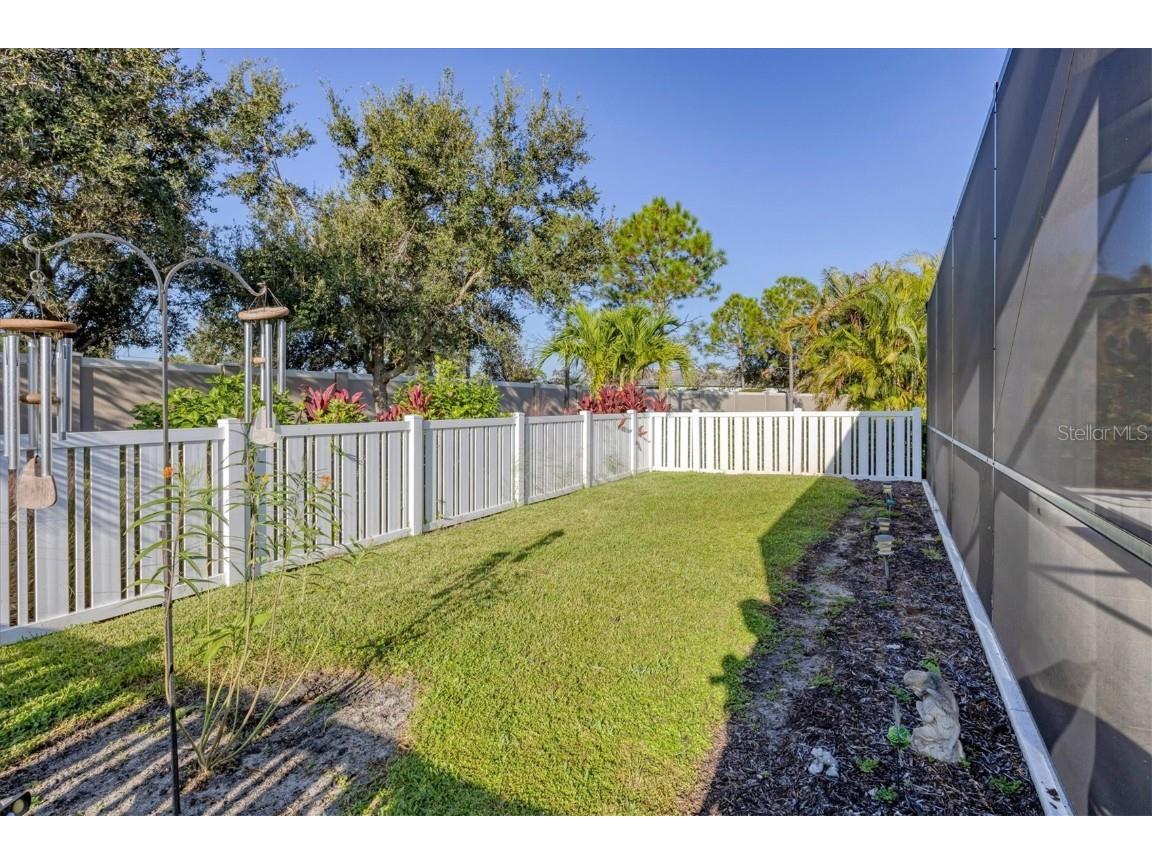 7040 White Willow Court Sarasota FL 34243 A4669438 image42