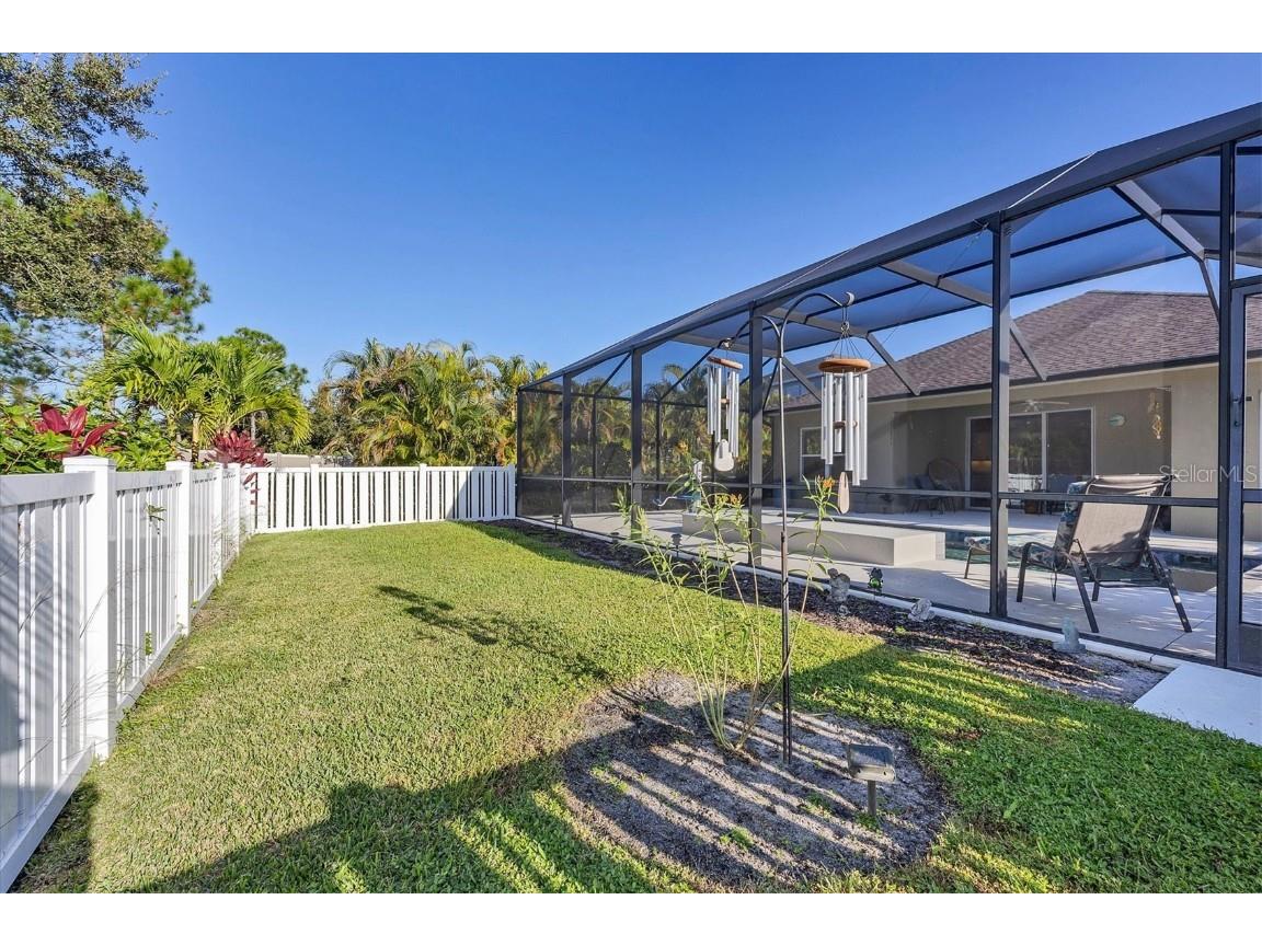 7040 White Willow Court Sarasota FL 34243 A4669438 image43