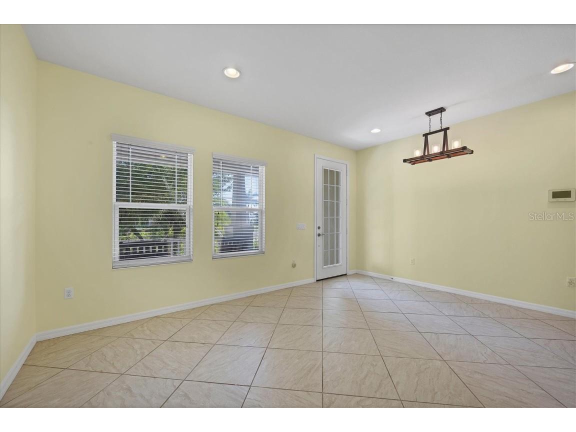 7040 White Willow Court Sarasota FL 34243 A4669438 image9