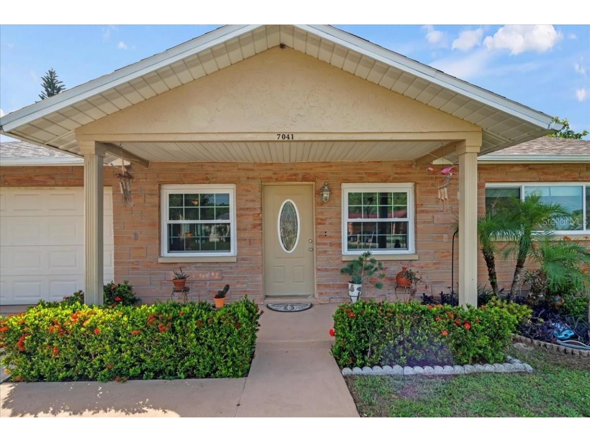 7041 Daggett Terrace New Port Richey FL 34655 W7877611 image4