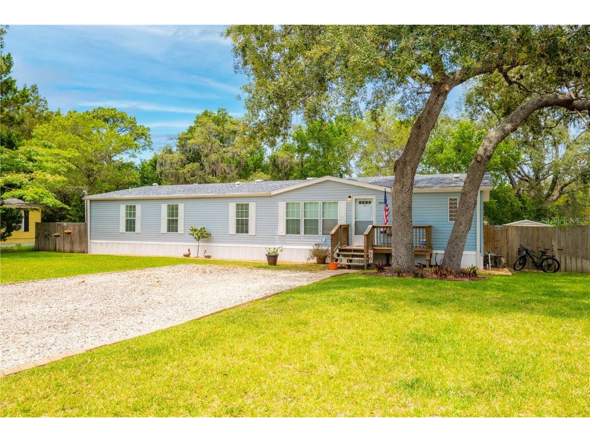 7041 Eisenhower Street Weeki Wachee FL 34613 U8202561 image1