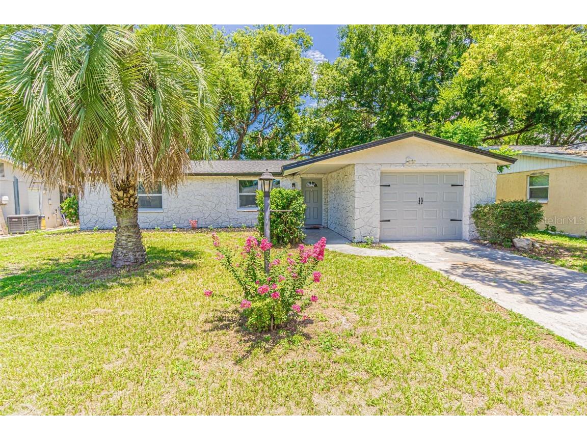 7041 Oakshire Drive Port Richey FL 34668 TB8403906 image1