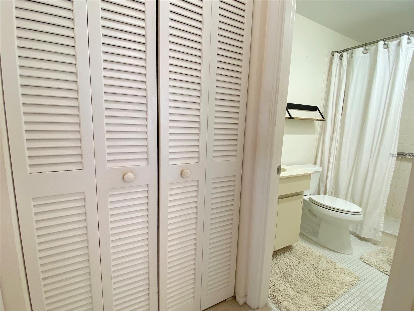 7041 W Country Club Drive N #218 Sarasota FL 34243 A4660202 image25