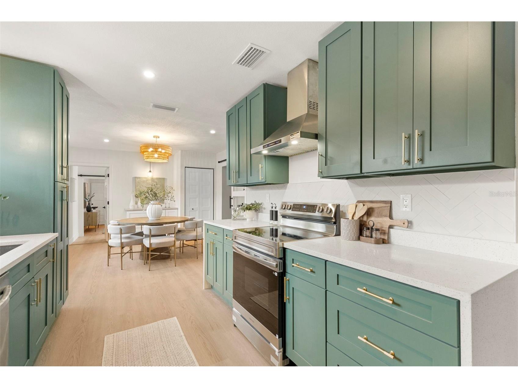 7042 Dartmouth Avenue N Saint Petersburg FL 33710 TB8504777 image10
