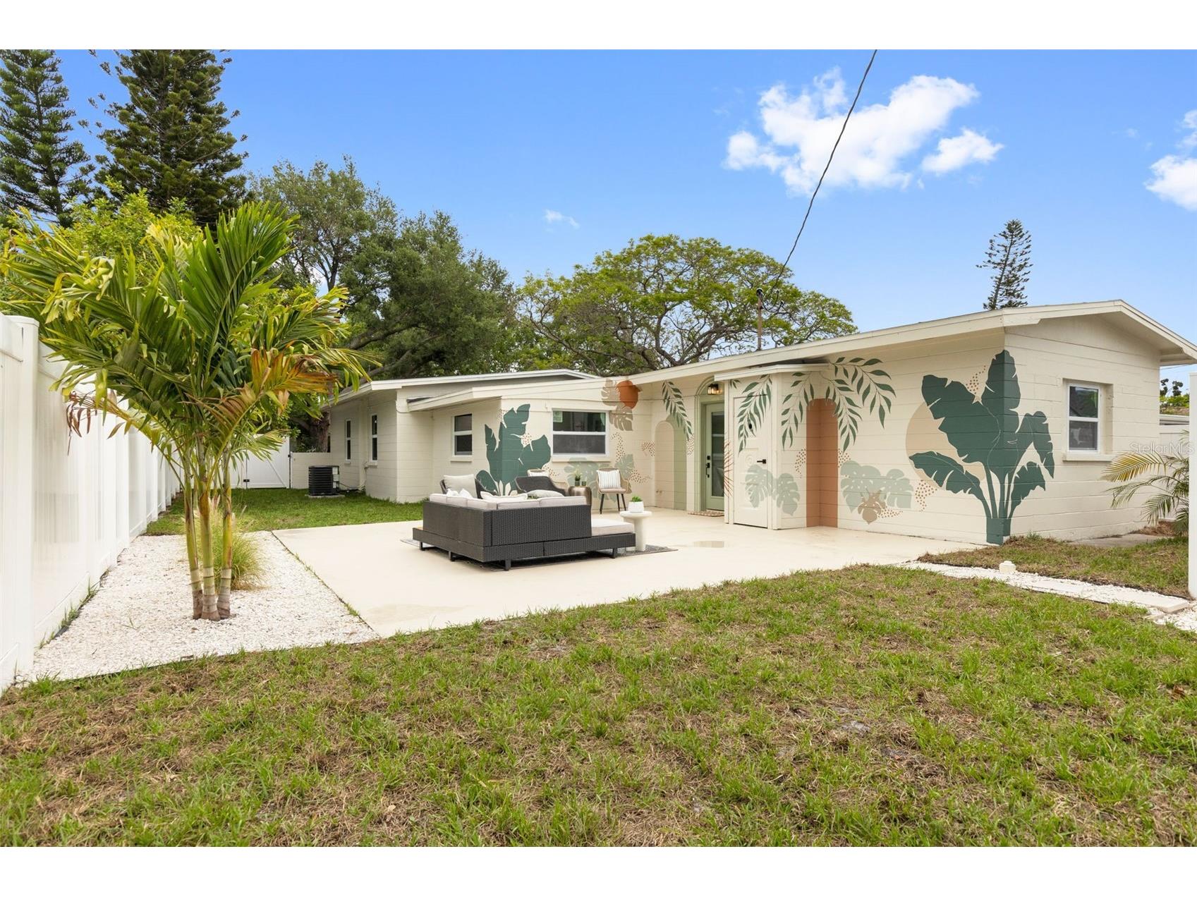 7042 Dartmouth Avenue N Saint Petersburg FL 33710 TB8504777 image2