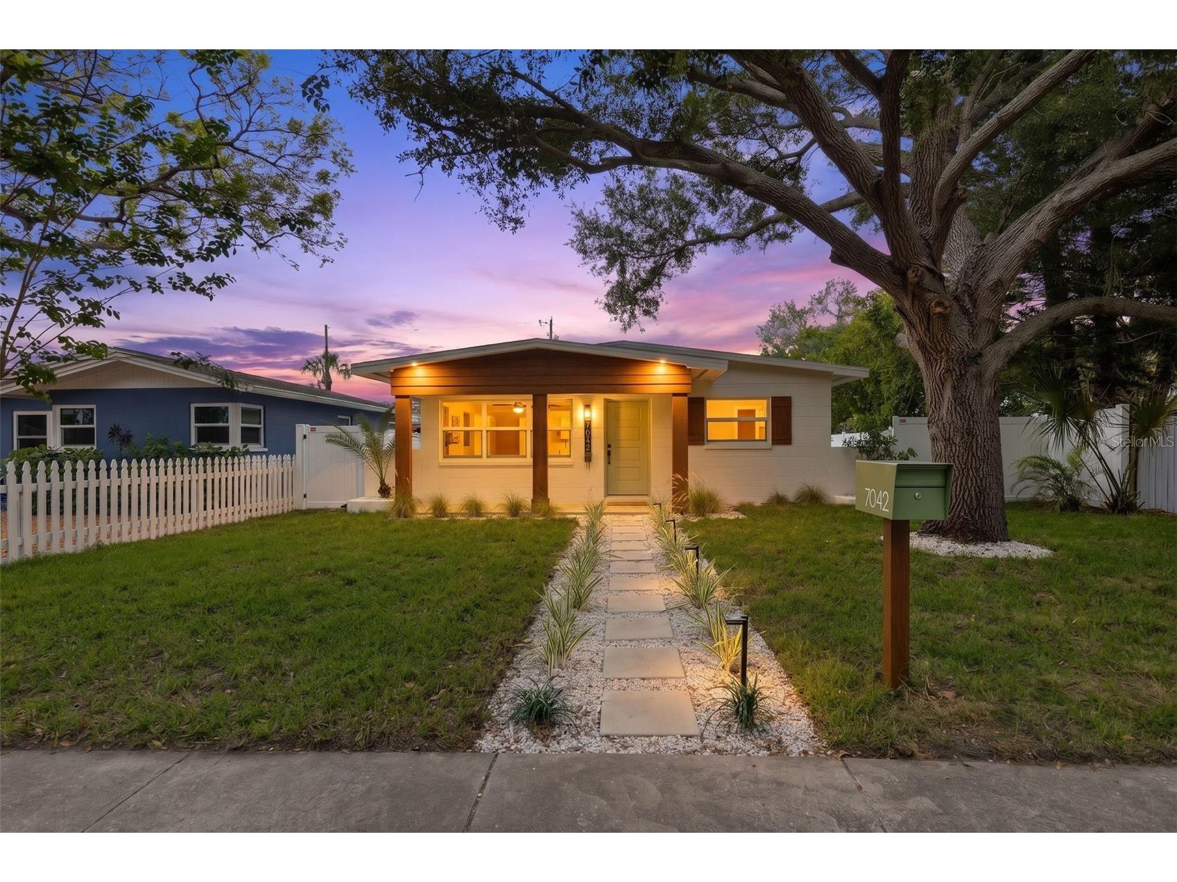 7042 Dartmouth Avenue N Saint Petersburg FL 33710 TB8504777 image43