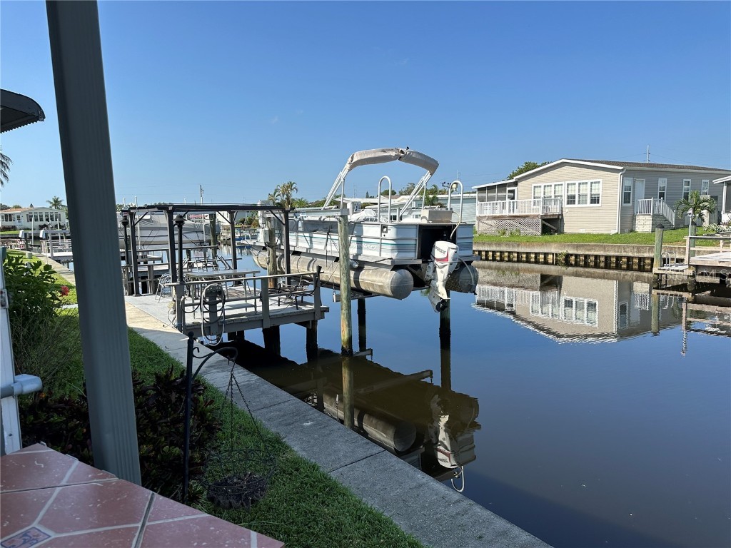 7042 Mount Arlington Drive NE #410 Saint Petersburg FL 33702 - TAMPA BAY U8211295 image1