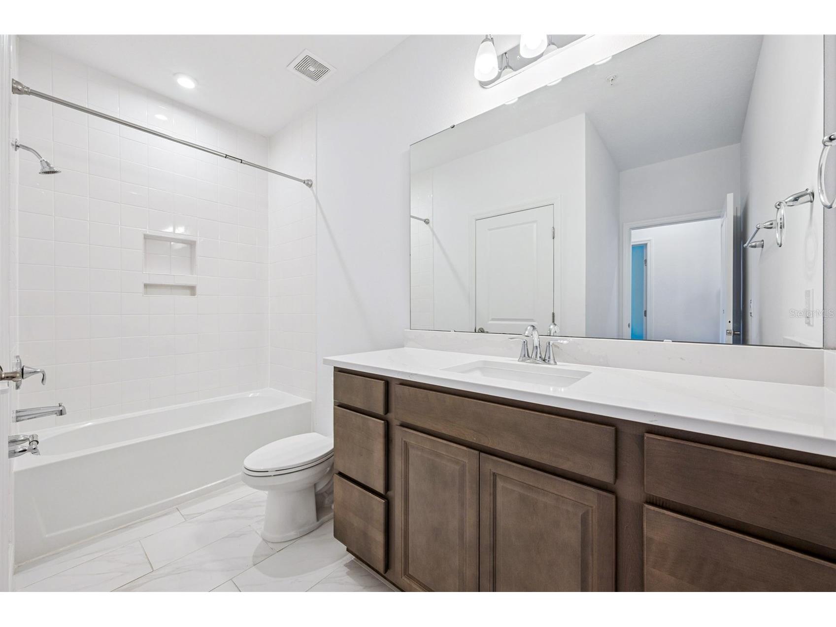 7043 Nemours Parkway Orlando FL 32827 O6375843 image15