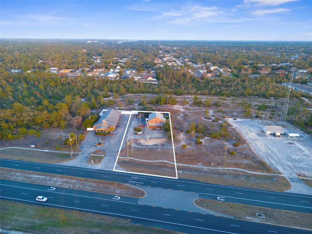 7044 Commercial Way Weeki Wachee FL 34613 W7872158 image1