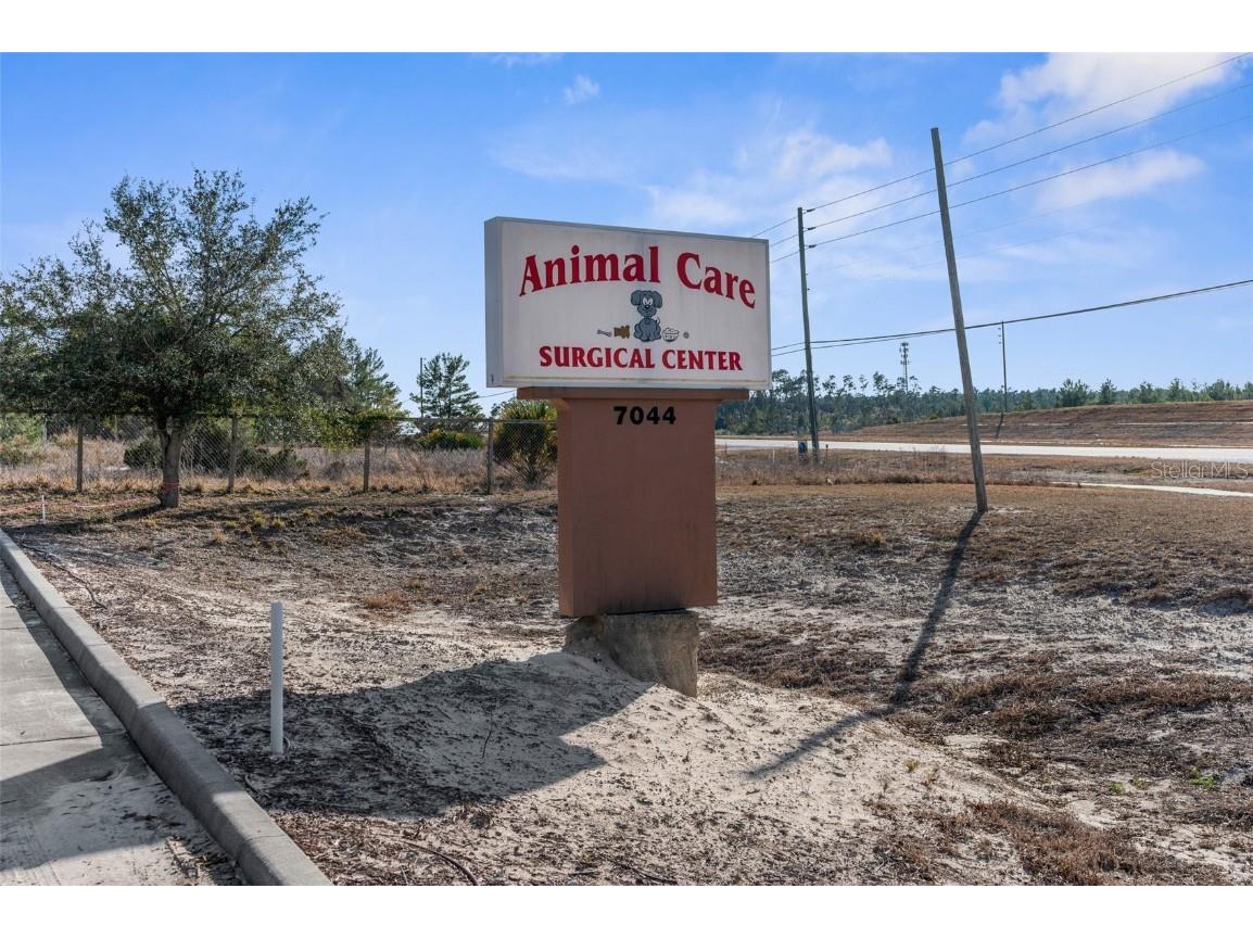 7044 Commercial Way Weeki Wachee FL 34613 W7872158 image12