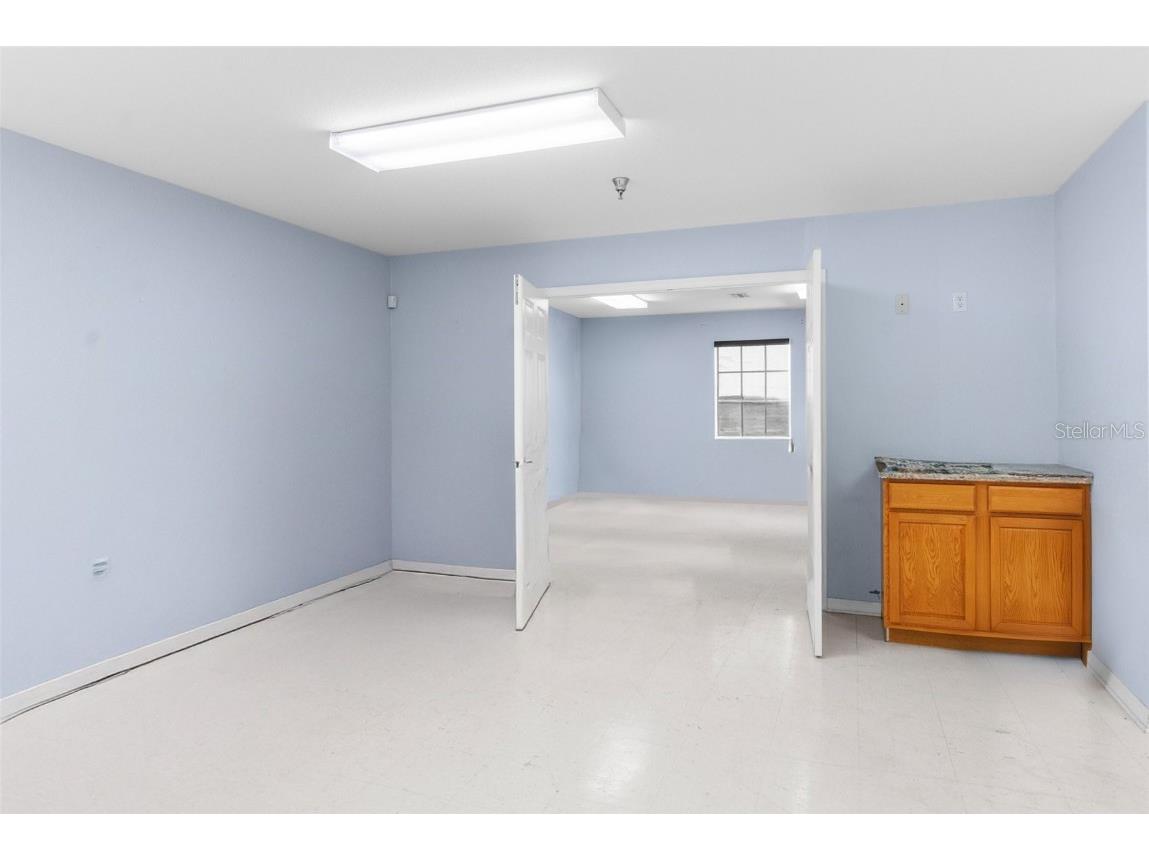 7044 Commercial Way Weeki Wachee FL 34613 W7872158 image15