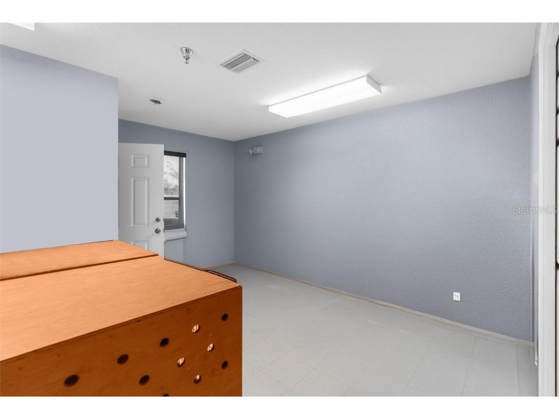 7044 Commercial Way Weeki Wachee FL 34613 W7872158 image16