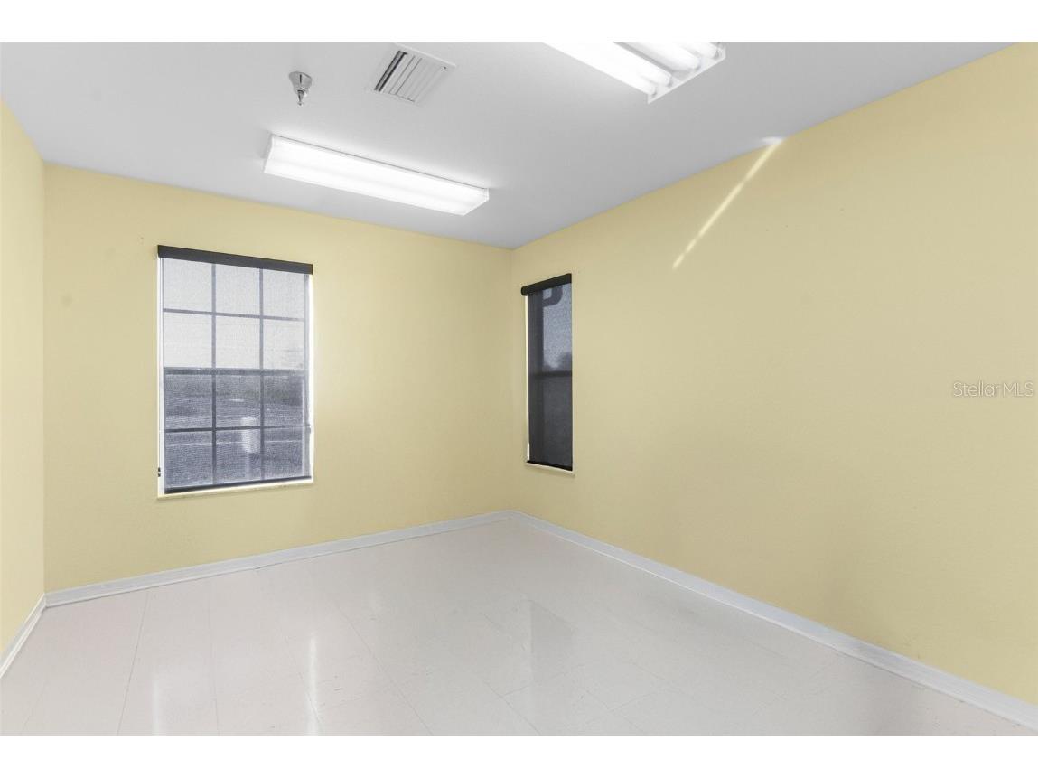 7044 Commercial Way Weeki Wachee FL 34613 W7872158 image17