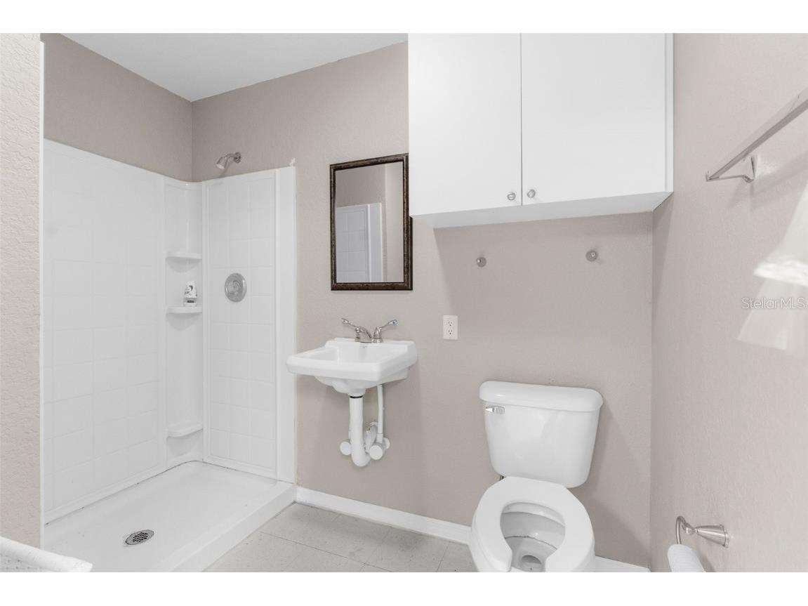 7044 Commercial Way Weeki Wachee FL 34613 W7872158 image20