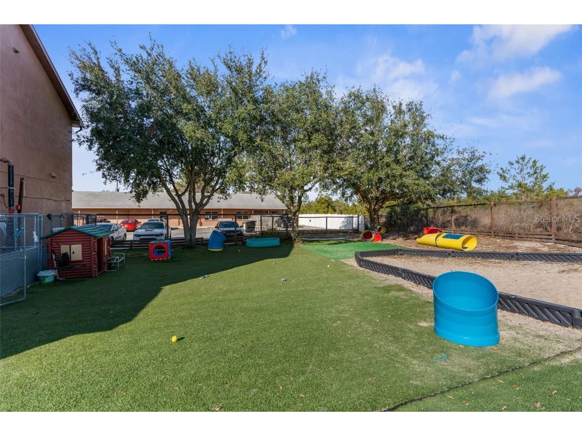 7044 Commercial Way Weeki Wachee FL 34613 W7872158 image30