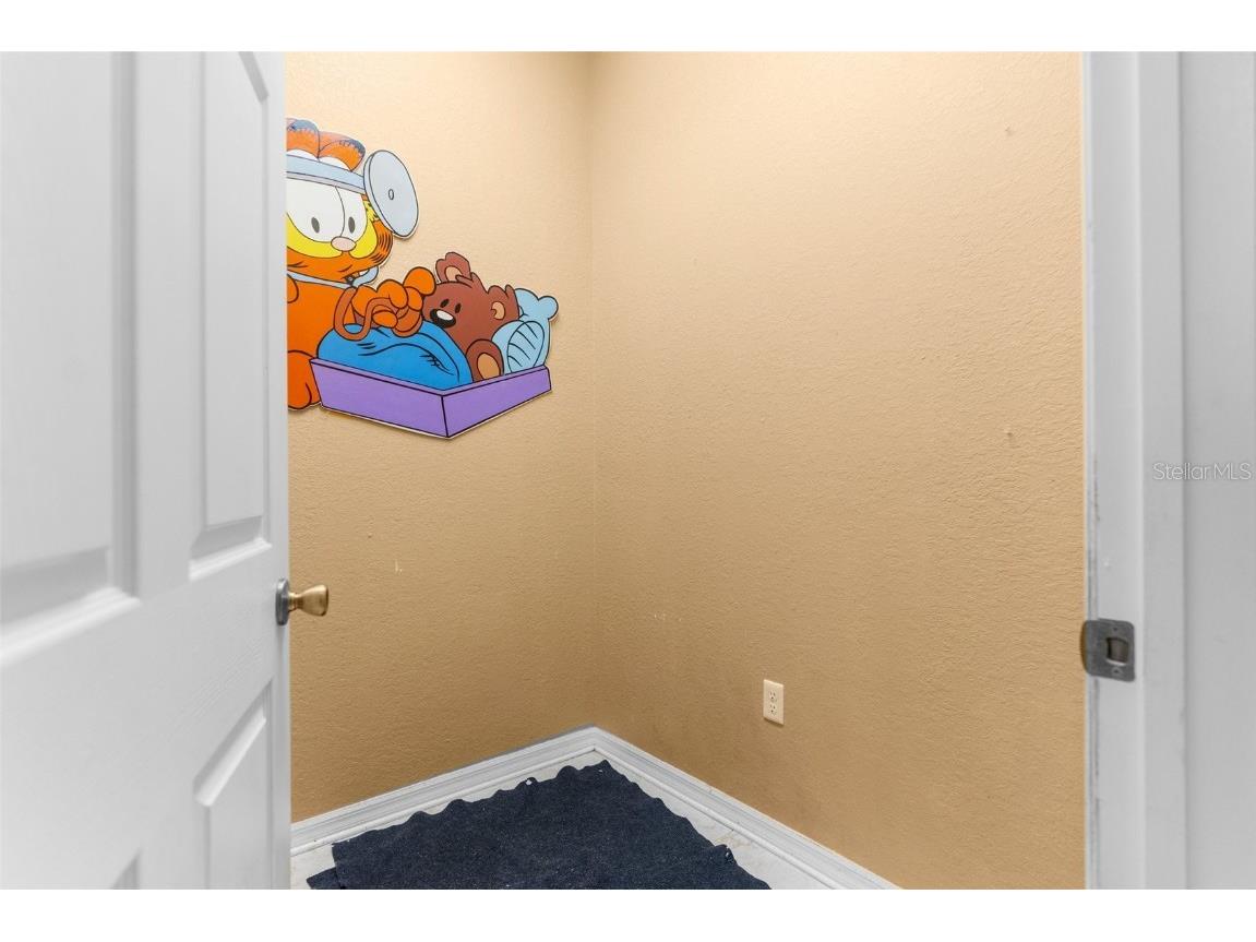 7044 Commercial Way Weeki Wachee FL 34613 W7872158 image31