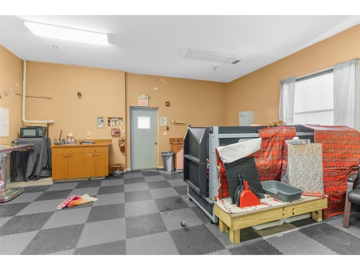 7044 Commercial Way Weeki Wachee FL 34613 W7872158 image32